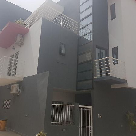Residence Cheikh Fall ダカール エクステリア 写真