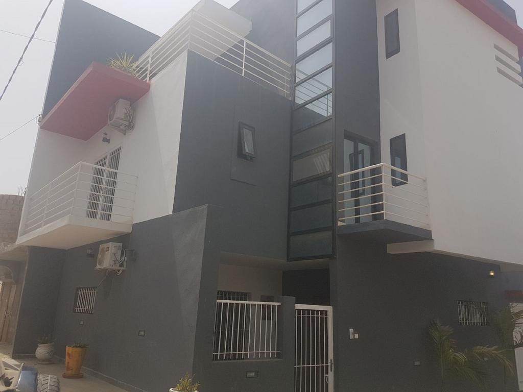 Residence Cheikh Fall ダカール エクステリア 写真