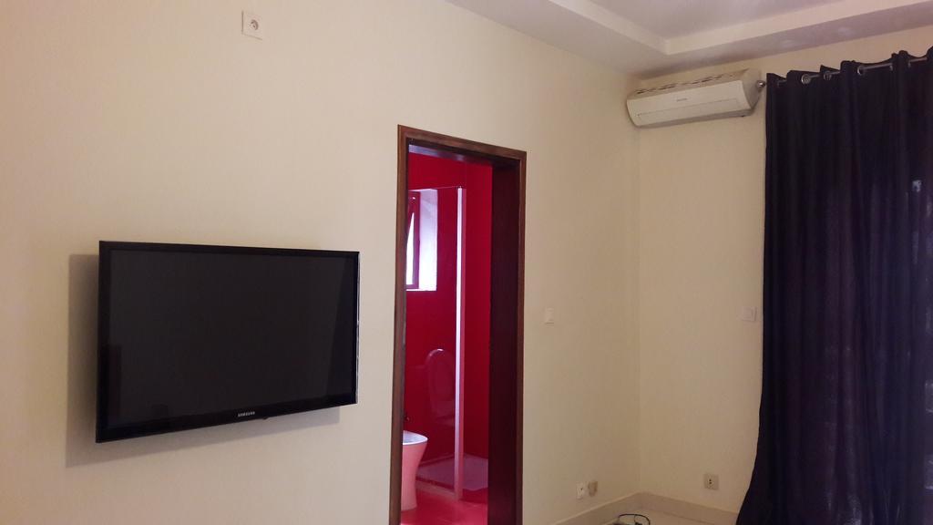 Residence Cheikh Fall ダカール エクステリア 写真