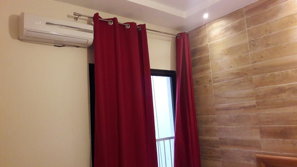 Residence Cheikh Fall ダカール エクステリア 写真